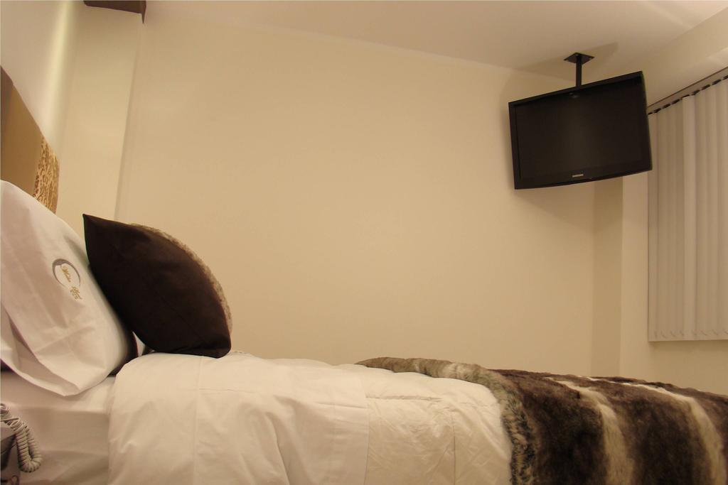 Hostal Media Luna トルヒーリョ エクステリア 写真
